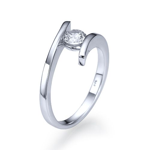 טבעת אירוסין זהב לבן ליליאן 0.41 קראט בעיצוב צעיר וחדשני