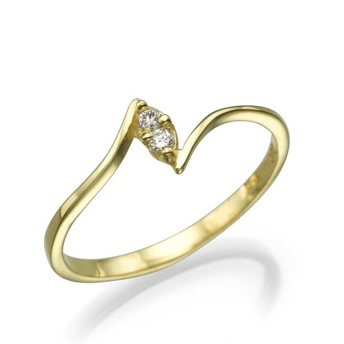 טבעת אירוסין עדינה משובצת יהלומים "ויויאן" בצורת מרקיזה  