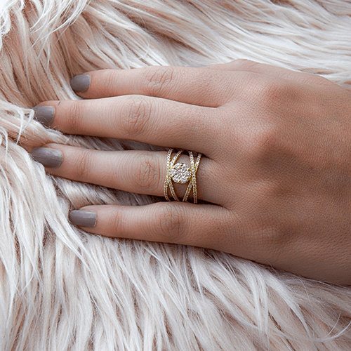 טבעת אירוסין זהב צהוב "קלאודיה" 1.72 קראט בעיצוב ייחודי ונוצץ