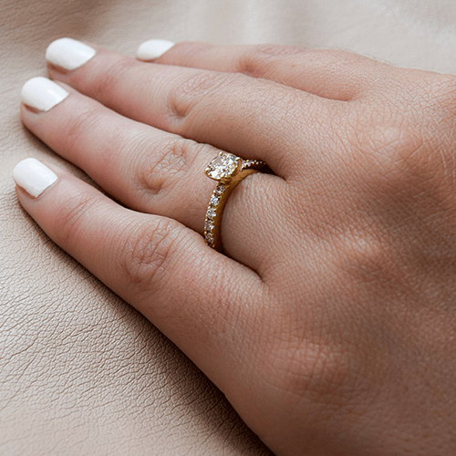 טבעת יהלומים זהב לבן "בר" בשיבוץ 1.65 קראט 
