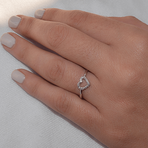 טבעת יהלומים "לב" 0.15 קראט זהב לבן