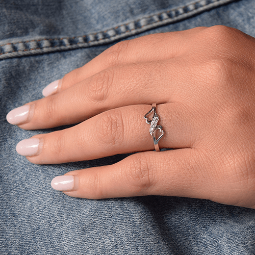 טבעת אירוסין "איזבל" בעיצוב לבבות משובצים יהלומים