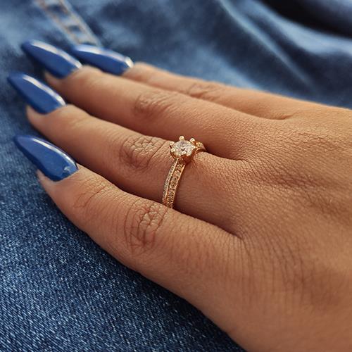 טבעת אירוסין זהב צהוב "קתרין" 0.78 קראט בעיצוב מלא ברק וניצוצות